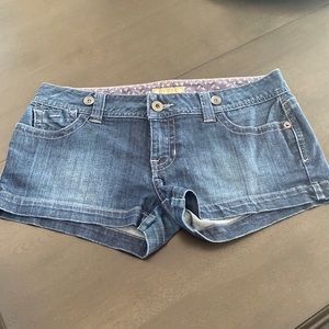 Guess jean shorts size 29